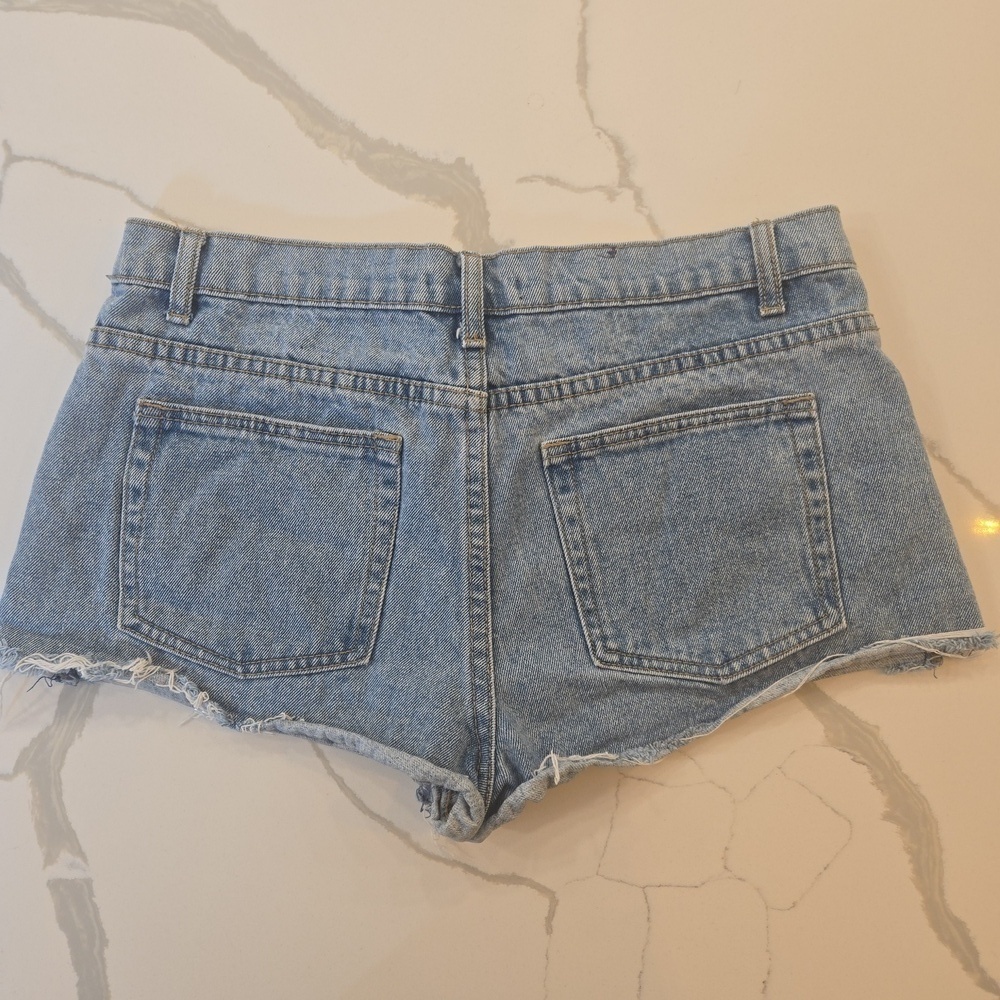 Floral Rose Embroidered Mid Rise Denim Shorts Blue Womens Size 29 - Picture 4 of 6
